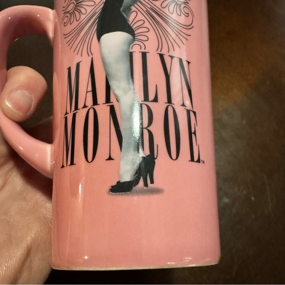 Pink Marilyn Monroe Coffee Mug Old Hollywood Memorabilia Large Beautiful Cup - Picture 12 of 12